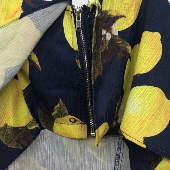 L’Atiste Lemon Flutter Cropped Zipper Camisole 20A - Picture 7 of 8